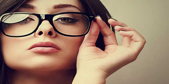 اصول-مهم-آرایش-چشم-برای-افراد-عینکی